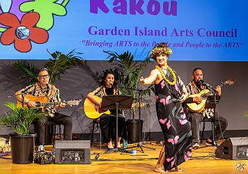 Kauai2026-014 Kumu Hula Pono Fernandez graces us with some of the most fluid and emotive hula we have seen, truly a master!