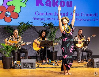 Kauai2026-015 Kumu Hula Pono Fernandez graces us with some of the most fluid and emotive hula we have seen, truly a master!