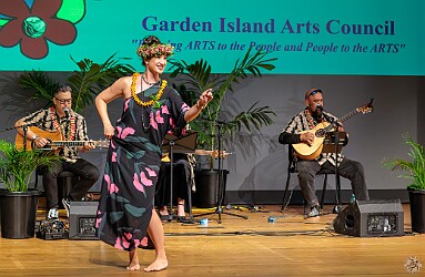 Kauai2026-021 Kumu Hula Pono Fernandez graces us with some of the most fluid and emotive hula we have seen, truly a master!