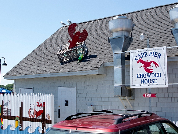 By this point we were pretty hungry for lunch, so we headed over to Cape Porpoise for some outdoor lobster Jul 2, 2011 1:28 PM : Maine 2011