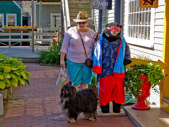 After lunch, we headed back into Kennebunkport to wander the shops and galleries Jul 2, 2011 4:33 PM : Josie, Maine 2011, Maxine Klein