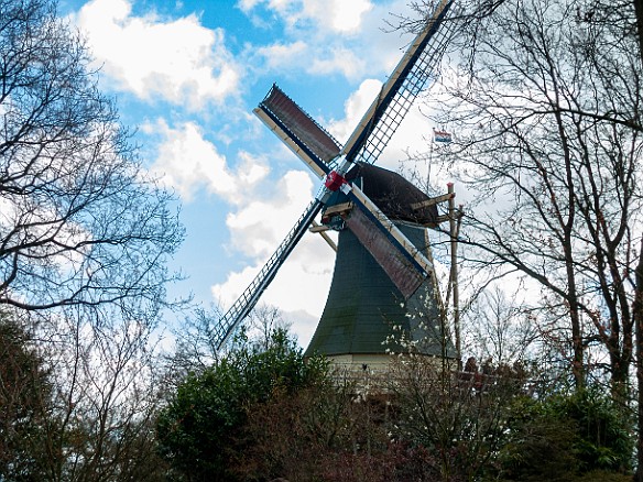 Keukenhof-035 Another windmill, this one built in the style of the late 19th century