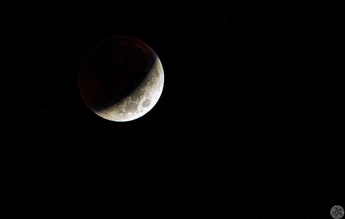 LunarEclipse202211-001 4:55 am and the partial eclipse is underway