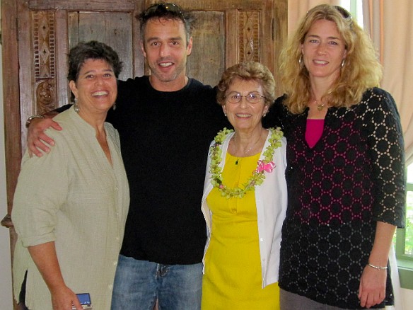 Jun 25, 2011 1:52 PM : Beth Altchek, Debra Zeleznik, Michael Altchek, Myra Zeleznik, Splash Restaurant