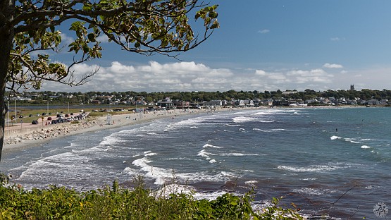 Newport2014-023 The beginning of the Cliff Walk gives views back towards Newport (more properly Easton's) Beach