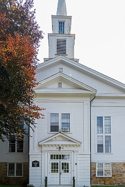 Newport2019-011 The United Baptist Church is the second oldest Baptist congregation in the US established in 1638. The present building was built in 1846.