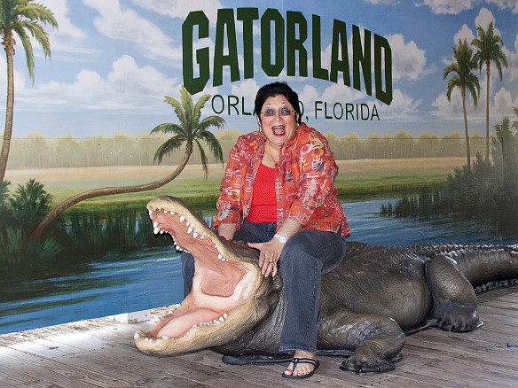 Nov 18, 2009 12:03 PM : Florida, Gatorland, Maxine Klein, Orlando 2009