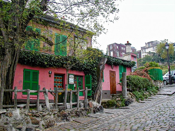 Paris2000-028 The Lapin Agile cabaret in Montmartre, made famous as the haunt of the likes of Picasso and Modigliani