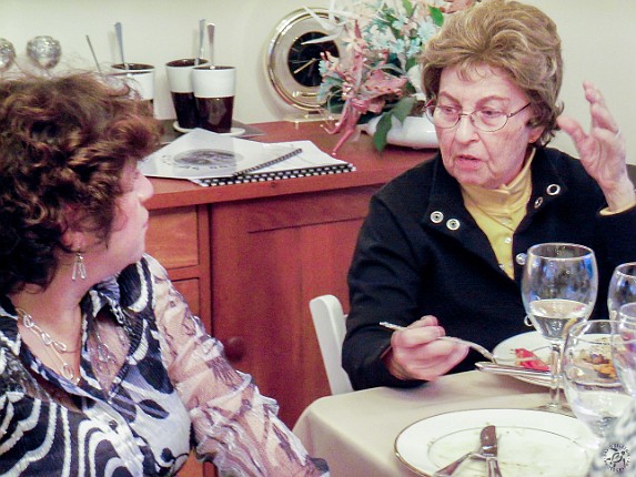 Passover2012-008 Rhona Berzon and Myra Zeleznik