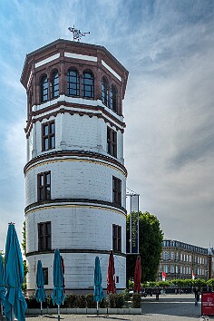Düsseldorf2025-010 This tower is the only remaining part of a former duke's castle on the banks of the Rhine and now houses a maritime museum. After another devastating city fire...