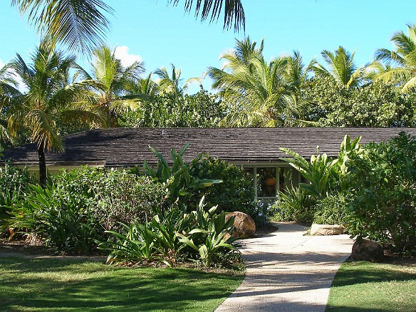 We arrive at our room which has no TV and no locks, although the doors can be barred from the inside Feb 3, 2007 3:28 PM : BVI, Virgin Gorda 2007-02