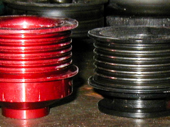 Unorthodox Pulleys-013 The offset incompatibility is obvious between the Unorthodox power-steering pulley on the left, and the OEM pulley from my MY2000 Z3 on the right.